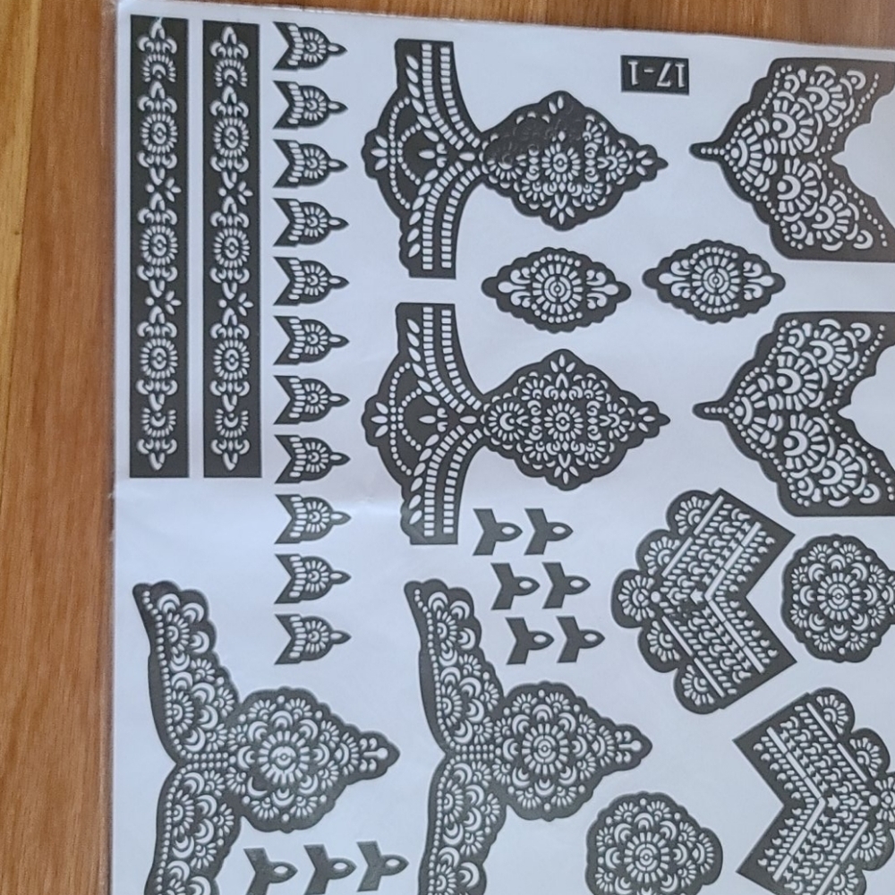 Stencil - Picture 4 of 4